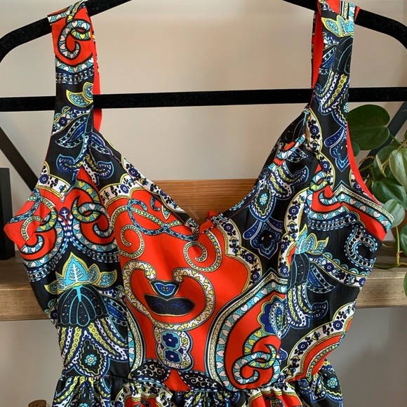 Bright Geometric Dress w/ Open Back - Picture 2 of 4